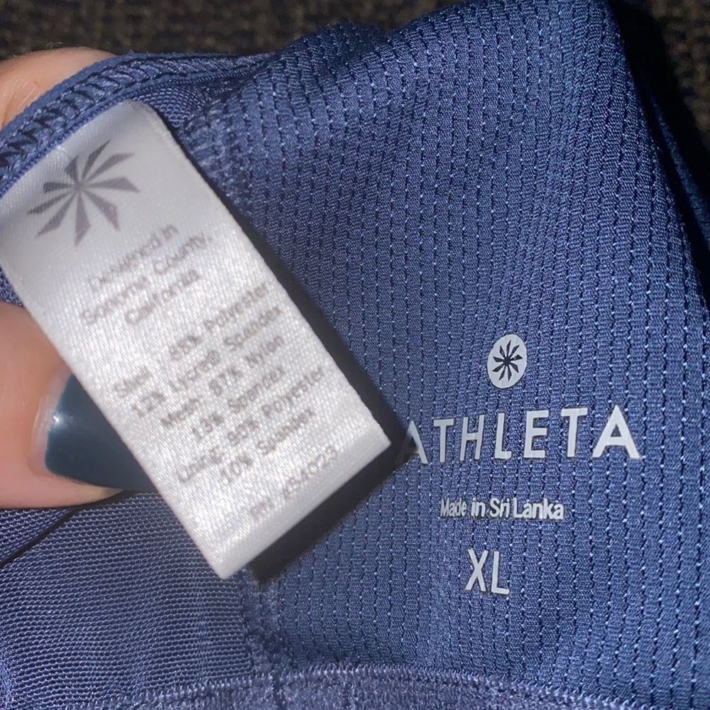 ✨ Athleta runner built In Bra Racerback Workout Tank Top✨ - Picture 3 of 5